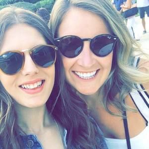 Meet your Posher, Raechel